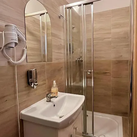 Hostel Dv Morski - Z Prywatnymi Lazienkami