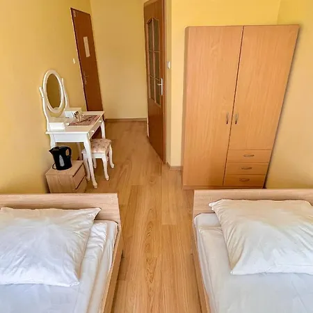 Dv Morski - Z Prywatnymi łazienkami Hostel