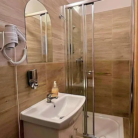 Hostel Dv Morski - Z Prywatnymi Lazienkami