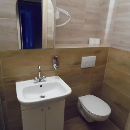 Dv Morski - Z Prywatnymi Lazienkami Hostel