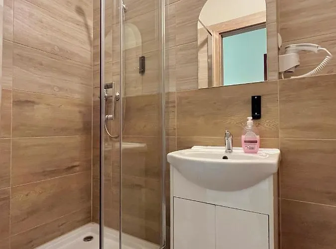 Hostel Dv Morski - Z Prywatnymi Lazienkami *